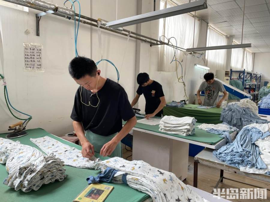 半島觀察丨一條蓋毯爆火背后的童裝江湖：3000家企業(yè)即墨鏖戰(zhàn)，如何贏得三孩商機