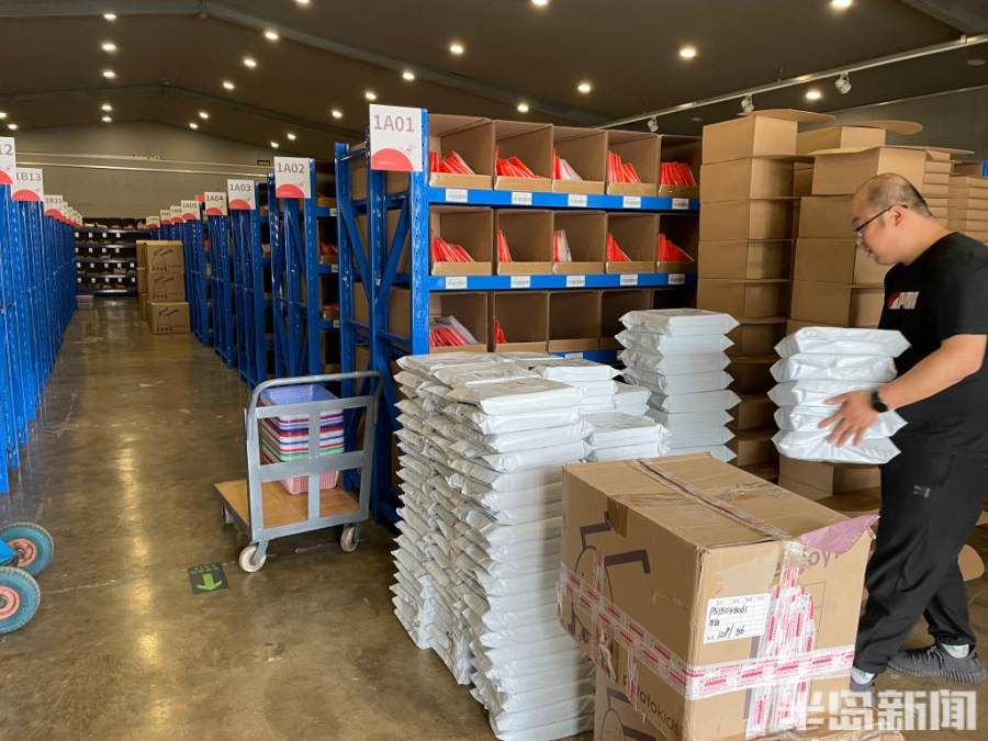 半島觀察丨一條蓋毯爆火背后的童裝江湖：3000家企業(yè)即墨鏖戰(zhàn)，如何贏得三孩商機
