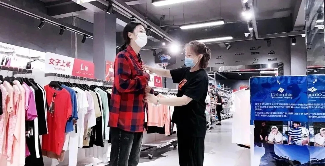 耐克阿迪折扣店應(yīng)該如何輕松解決售后問(wèn)題？耐克阿迪正品鞋進(jìn)貨