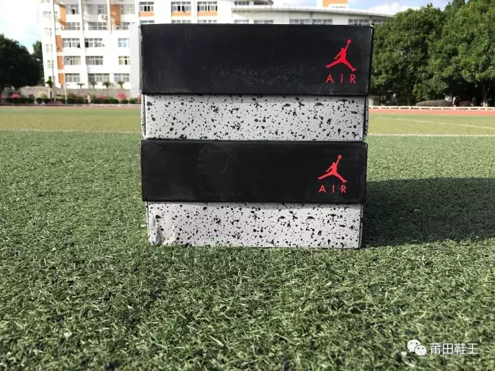 到底該不該買莆田鞋，今天帶來AJ4賽車藍(lán)莆田鞋和正品鞋的對比！