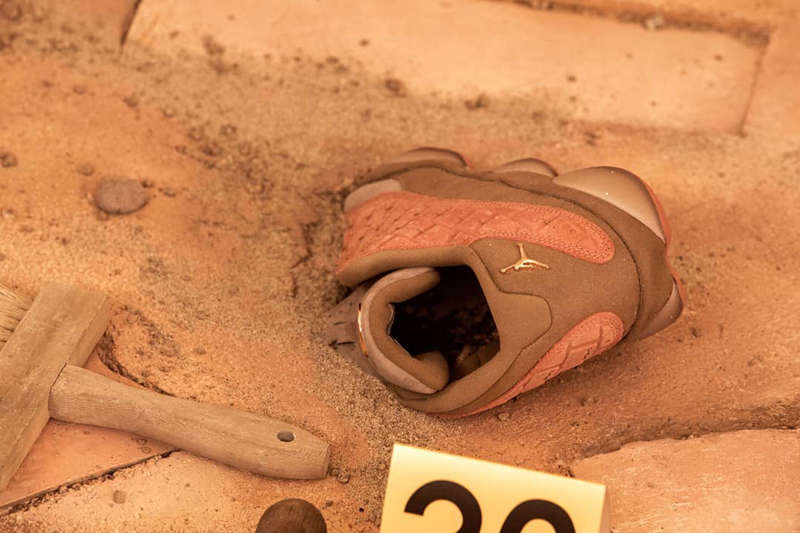 冠希帶著 CLOT 去西安考古？AJ13 “兵馬俑” 官方美圖釋出