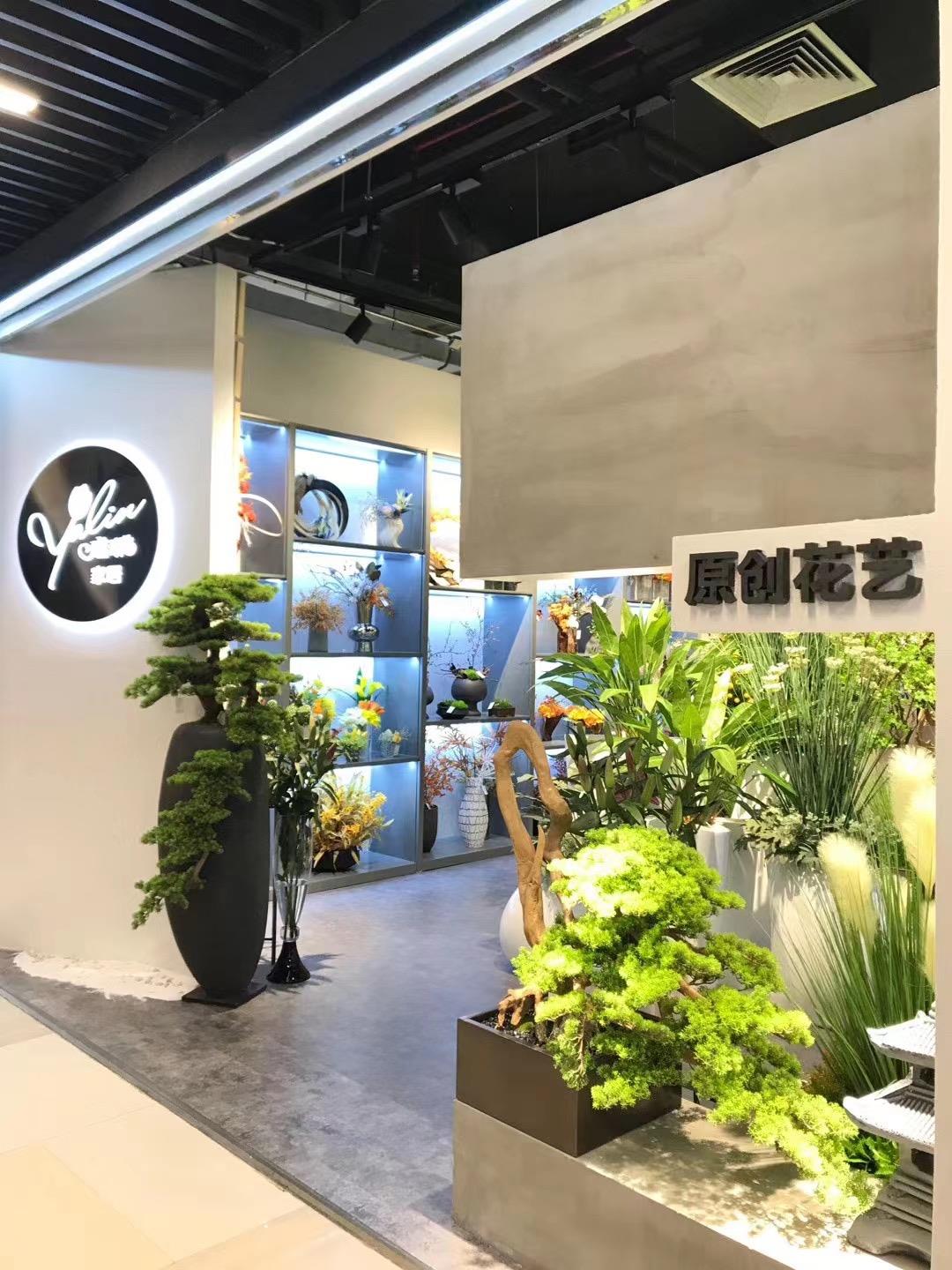 建達成名車廣場&筍崗文具玩具禮品批發(fā)市場“雙項目”開業(yè)盛典