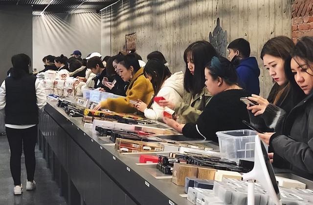 上海化妝品批發(fā)市場有哪些（上?；瘖y品批發(fā)市場在哪些地方）