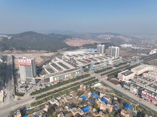 商貿城屬于哪個社區(qū)（商貿城飾品在幾區(qū)）