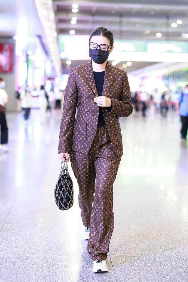 lv上衣多少錢(qián)（lv衣服價(jià)格和圖片大全）