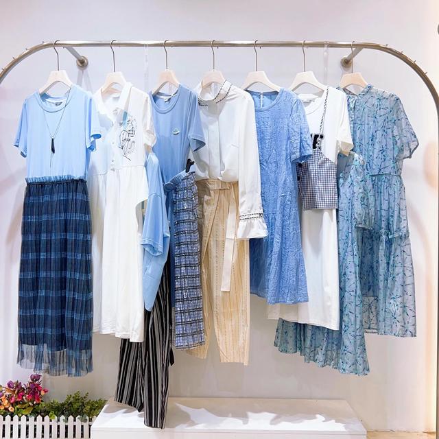 女裝店鋪介紹怎么寫(xiě)模板（女裝店鋪介紹怎么寫(xiě)）