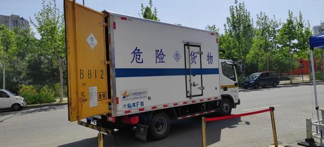 北京設(shè)備吊裝搬運公司，大型設(shè)備機械搬運吊裝公司？