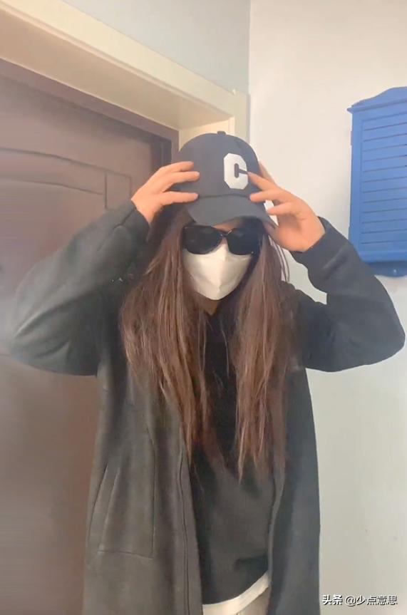 河南一男子扮女裝買衛(wèi)生巾，回家后調(diào)侃妻子：“人們都叫我美女”