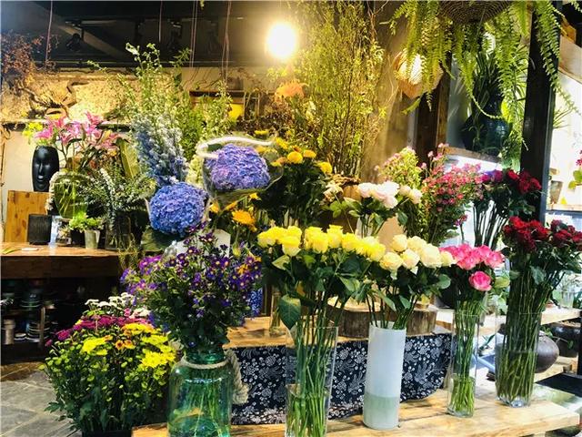 我想開(kāi)花卉店怎樣進(jìn)貨（想賣花卉,哪里可以進(jìn)貨）