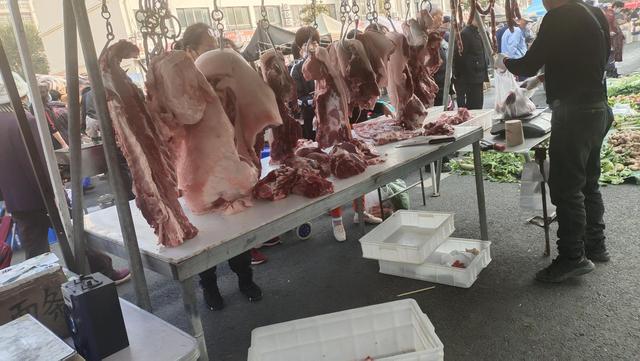 熟豬頭肉批發(fā)5元一斤多少錢啊，熟食店豬頭肉多少錢一斤？