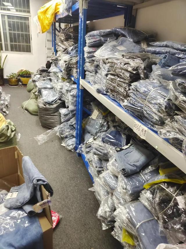 5元批發(fā)服裝貨源，5元服裝店貨源批發(fā)市場(chǎng)？