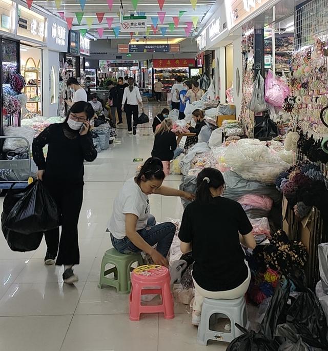 義烏小商品兩元店在哪里批發(fā)，義烏小商品批發(fā)市場二元店批發(fā)