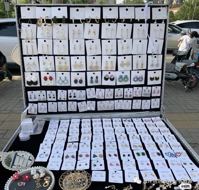 抖音直播賣小飾品，抖音藝術(shù)品直播帶貨