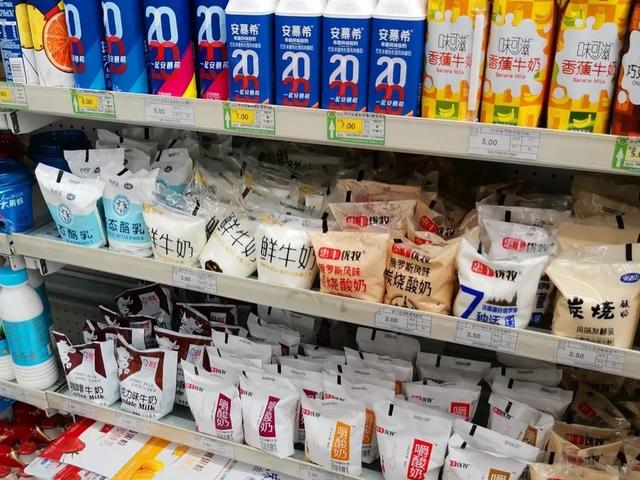 想批發(fā)牛奶找貨源，想開個牛奶店怎么找貨源？
