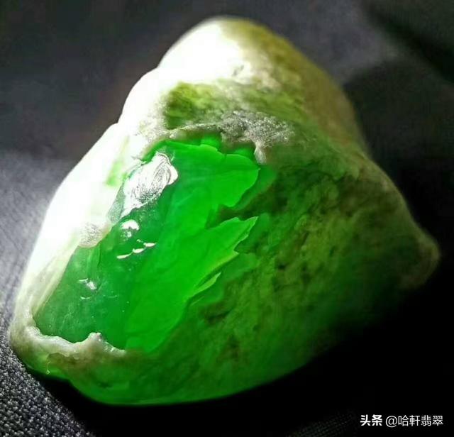 批發(fā)翡翠原石批發(fā)市場在哪里進貨，批發(fā)翡翠原石批發(fā)市場在哪里進貨的？