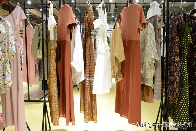 服裝尾貨批發(fā)市場(chǎng)在哪里，全國(guó)最大的服裝尾貨批發(fā)市場(chǎng)在哪里？