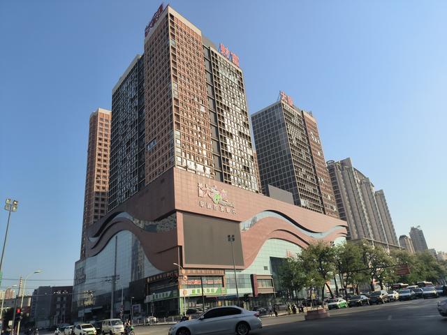 兩元店批發(fā)市場(chǎng)在哪里進(jìn)貨，兩元店批發(fā)市場(chǎng)在哪里進(jìn)貨的？