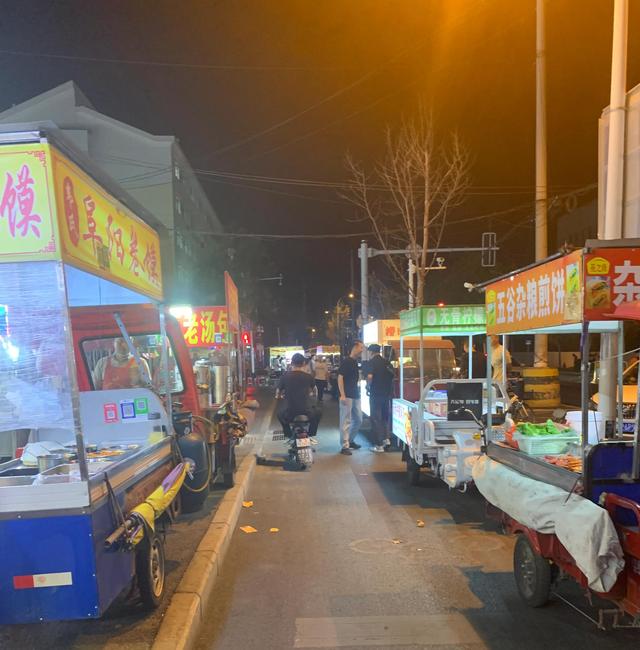 地?cái)偟矸勰c在哪里批發(fā)余姚，淀粉腸應(yīng)該去哪里批發(fā)？