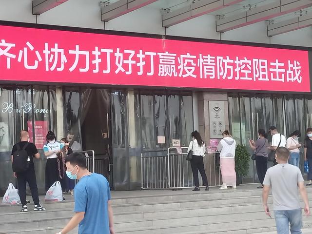 武漢批發(fā)衣服哪里最便宜質(zhì)量又好，武漢批發(fā)衣服哪里最便宜質(zhì)量又好的地方？