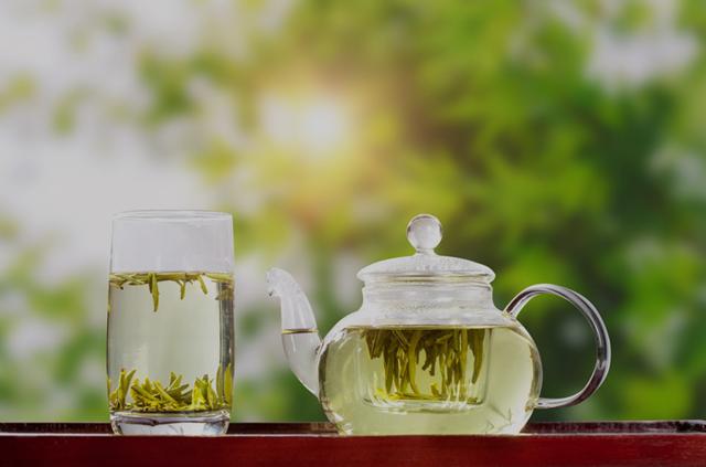 綠茶批發(fā)價多少錢一箱，康師傅綠茶批發(fā)價多少錢一箱？