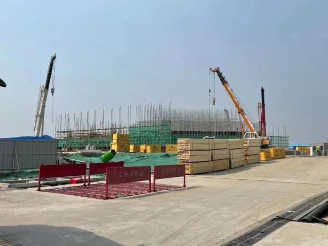 南京丹陽眼鏡批發(fā)市場在哪里，江蘇丹陽眼鏡批發(fā)市場拿貨老花鏡水晶石老花鏡？