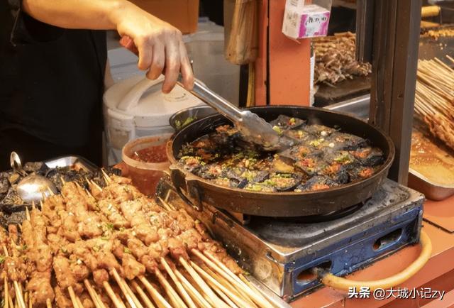 我擺地?cái)傎u大力百度百科，開(kāi)局地?cái)傎u大力？