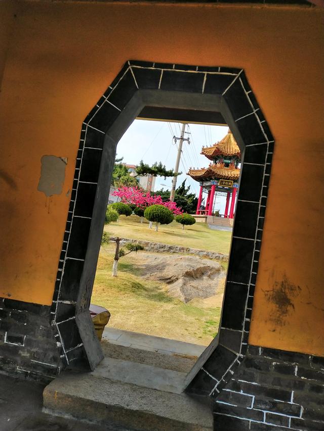 風(fēng)險(xiǎn)代理律師收費(fèi)10%,15萬賠償律師收取多少費(fèi)用呢，風(fēng)險(xiǎn)代理律師收費(fèi)10%,15萬賠償律師收取多少費(fèi)用合適？