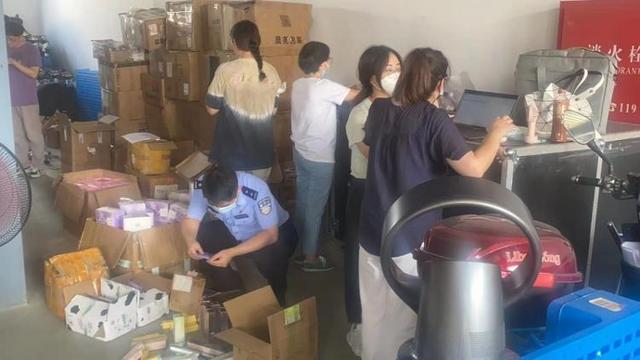 品牌撤柜女裝的進貨渠道_成都，一線品牌撤柜女裝進貨渠道？