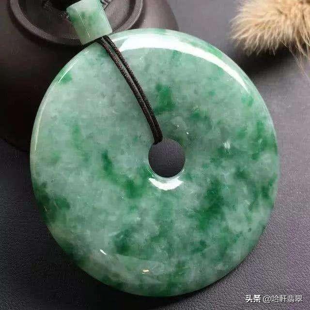 翡翠批發(fā)一手貨源在哪個城市好，翡翠批發(fā)一手貨源在哪個城市最多？