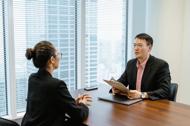 應(yīng)屆畢業(yè)生找工作有哪些渠道呢，應(yīng)屆畢業(yè)生找工作有哪些渠道呢知乎？