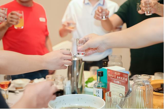 瓊臺酒業(yè)代理條件醉仙洞，瓊臺酒業(yè)醉仙洞多少錢？