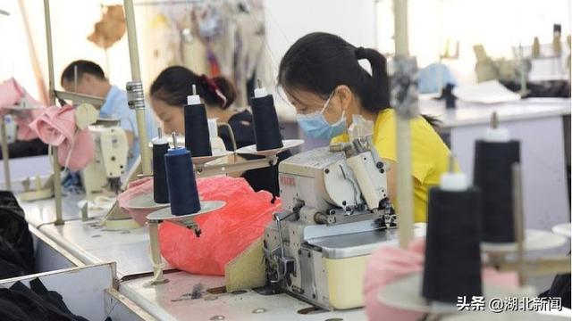 尾貨實拍女裝一件代發(fā)貨源，女裝尾貨貨源廠家？
