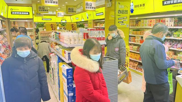 貨源微商零食是真的嗎知乎，微商的貨源是正品嗎？