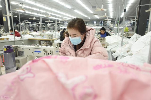 阿里巴巴服裝一手貨源在哪里，阿里巴巴服裝一手貨源在哪里找？