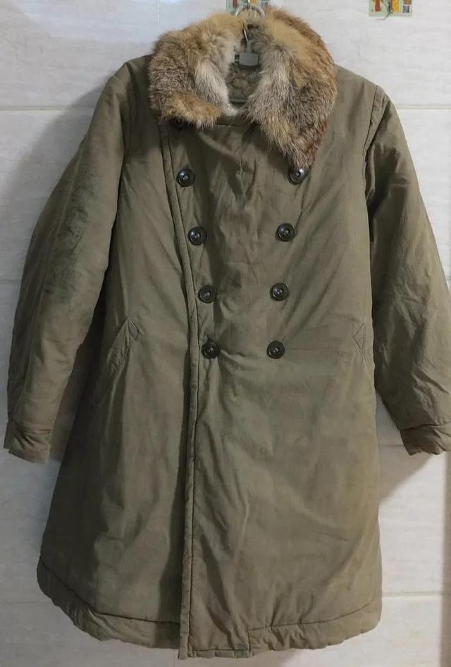 淘寶拼多多熱銷校尉大衣貨源拿貨是真的嗎，淘寶買的衣服拼多多發(fā)的貨？