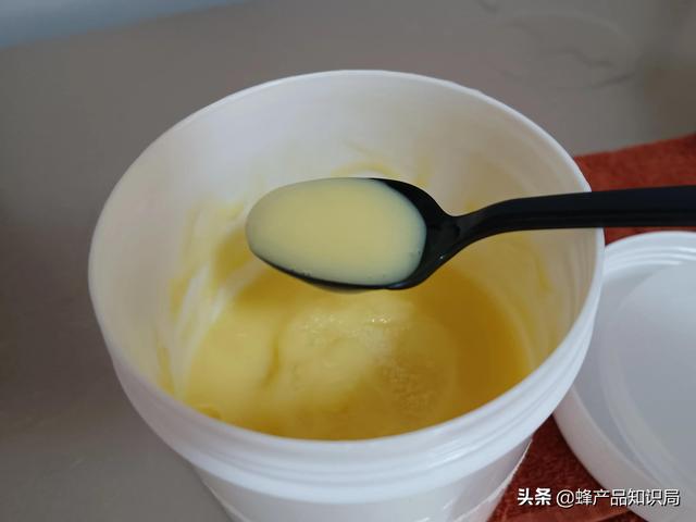 淘寶拼多多熱銷蜂王漿紙貨源拿貨是真的嗎，拼多多蜂王漿是否真貨？