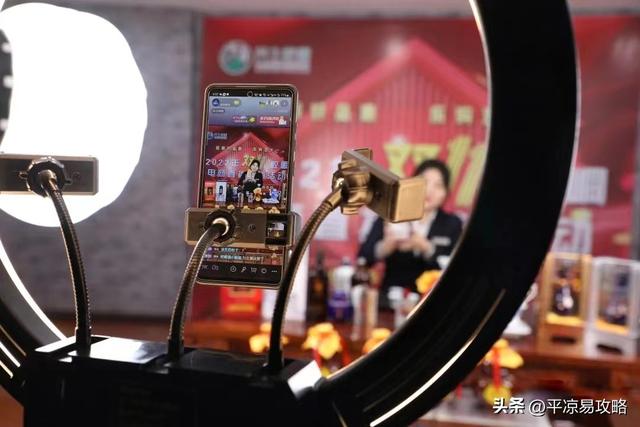 平?jīng)鰋em微商貨源網(wǎng)，平?jīng)鰋em微商貨源網(wǎng)站？