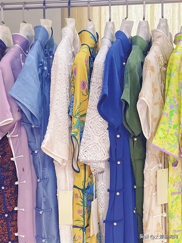 服裝廠家直接拿貨，工作服廠家聯(lián)系方式？