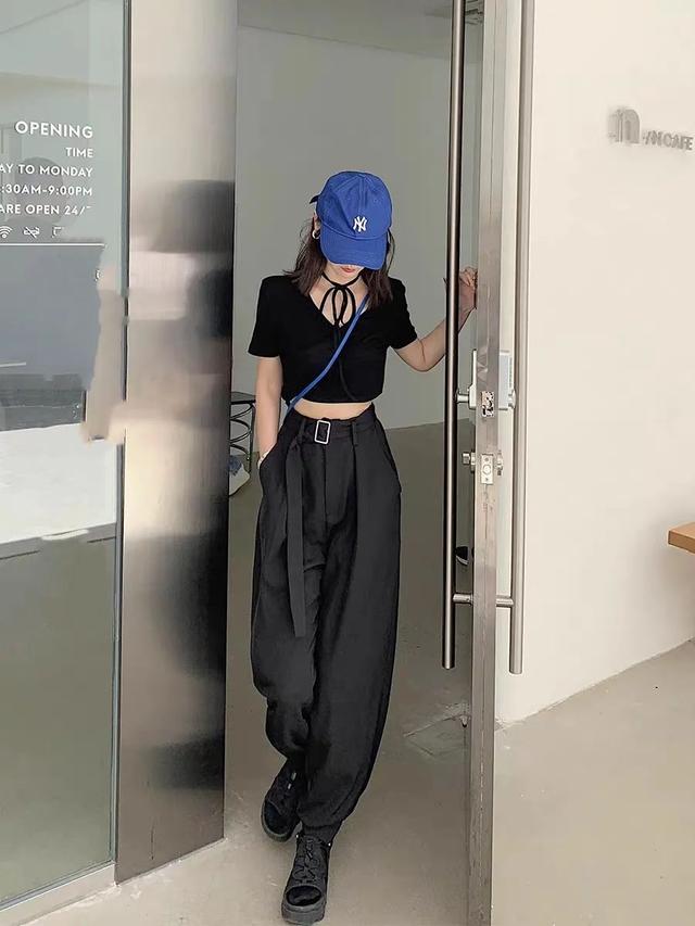 今年流行什么衣服女款2023年，今年流行什么衣服女款20239款？