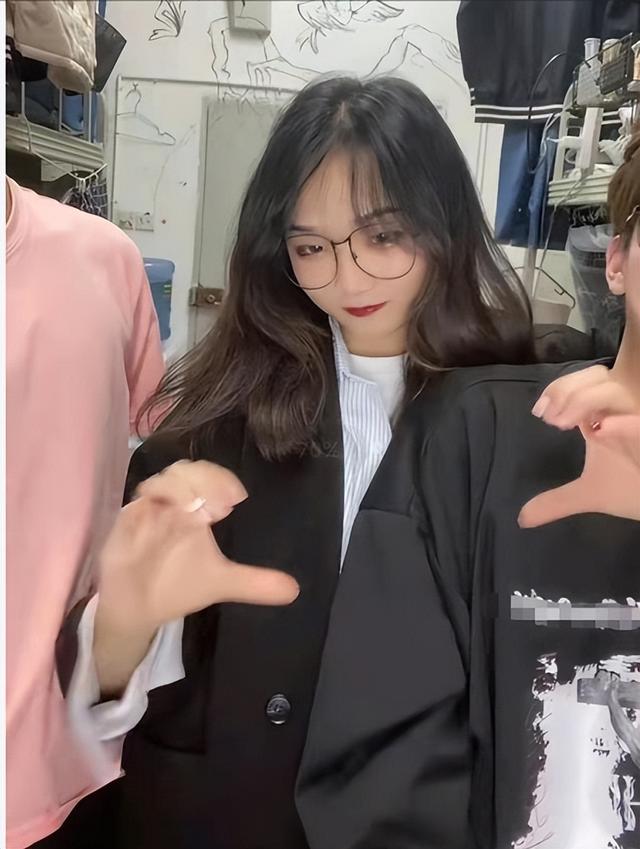 把老公化妝成美女穿女裝，哪款胸罩男士可以穿？