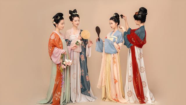 唐朝服裝款式圖女，唐朝衣服女裝真實(shí)圖片？