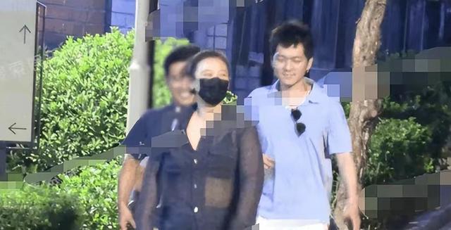 200斤女胖子衣服搭配，胖女人穿什么衣服最好看？